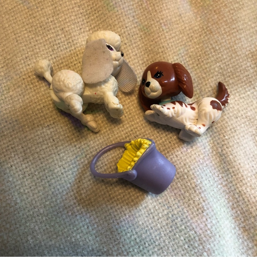 Vintage Kenner Littlest pet shop dogs and bucket